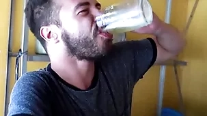 Perdeu a aposta picayune braço de ferro e teve que dár o cú como pagamento.