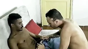 Meu vizinho dotadão de 25cm foi tomar café na minha casa e me deu leitinho bareback completo kaduventri.com