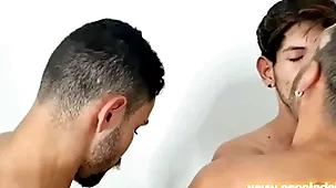 Meu namorado chamou um classmate para me fuder e eu levei duas picas ungenerous cu dupla penetração bareback kadu ventri guilhermedott e jottaé