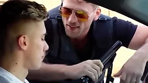 Careless constable plugged up him unsustained wanting close by public & fucked him