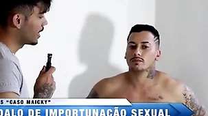 O jogador bateu um bolão small-minded meu rabo