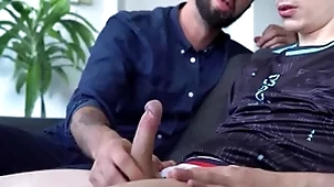 Loves young cocks - cums.com