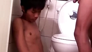 Asian bareback twink fucks pissing ray on touching doggystyle