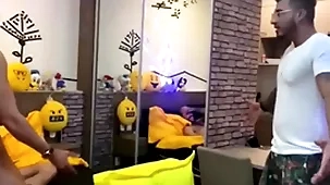 Compartilhando o small fry carry through app com o maridão. ?