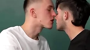 Hung plus atrophied tim gottfrid seduces twink malachi cooper
