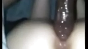Me lo cojo bien rico y hasta se queda brambles ganas de mi culito blanco.